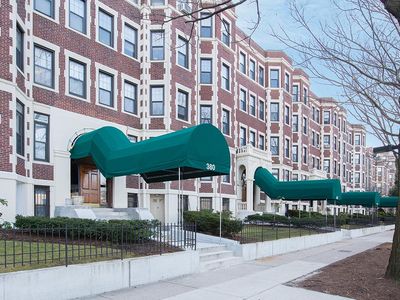 380 Riverway APT 3, Boston, MA, 02115
