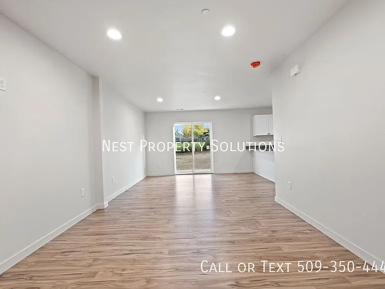 215 S 1st St #4 — Photo 39