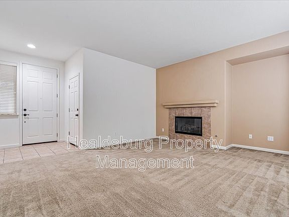4th image of 300 Bouquet Cir