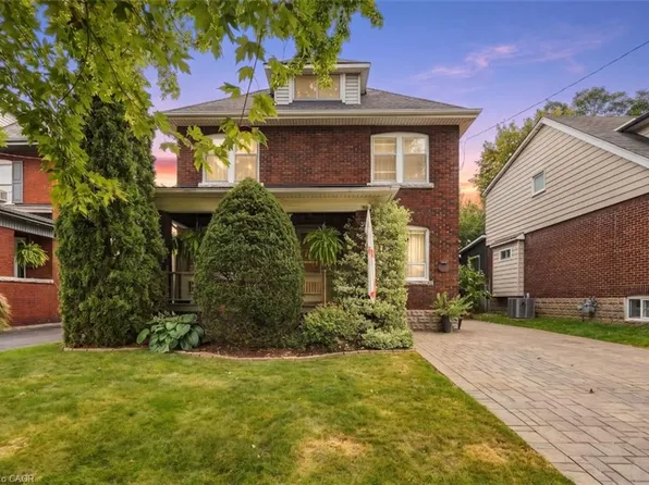33 Tuxedo Ave S, Hamilton, ON L8K 2R7
