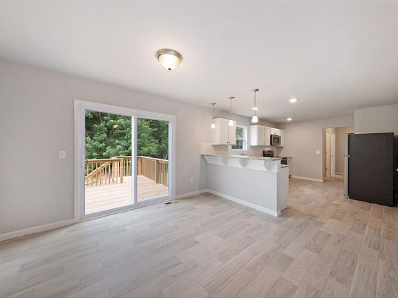 4th image of 719 Glen Oak Dr