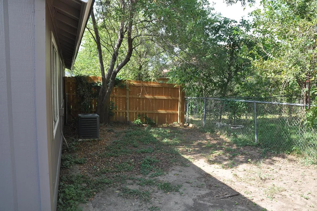 3 bed, 1269 sqft, $1,650 — Photo 4