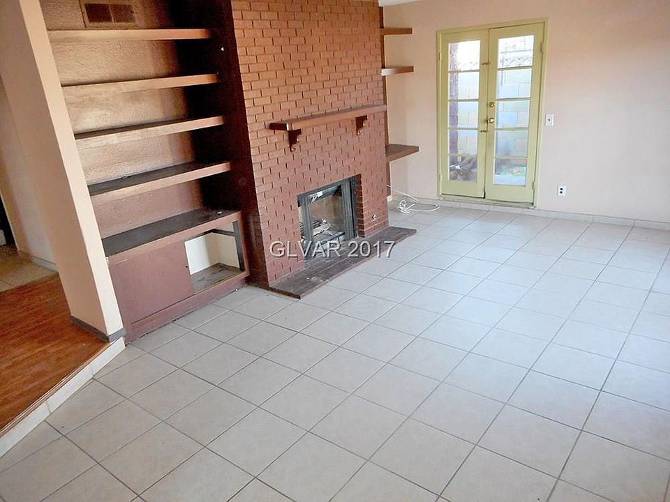 1st image of 760 Palo Verde Cir APT 2