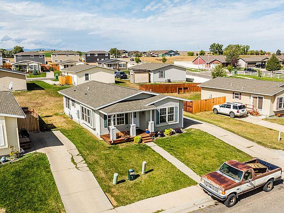 2nd image of 2013 Bungalow Village Ln