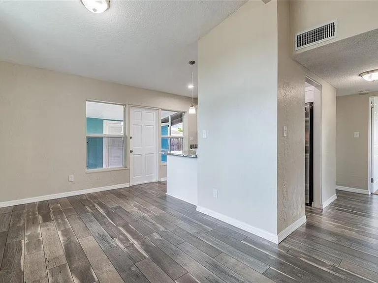 139 Sunlit Cove Dr NE — Photo 7