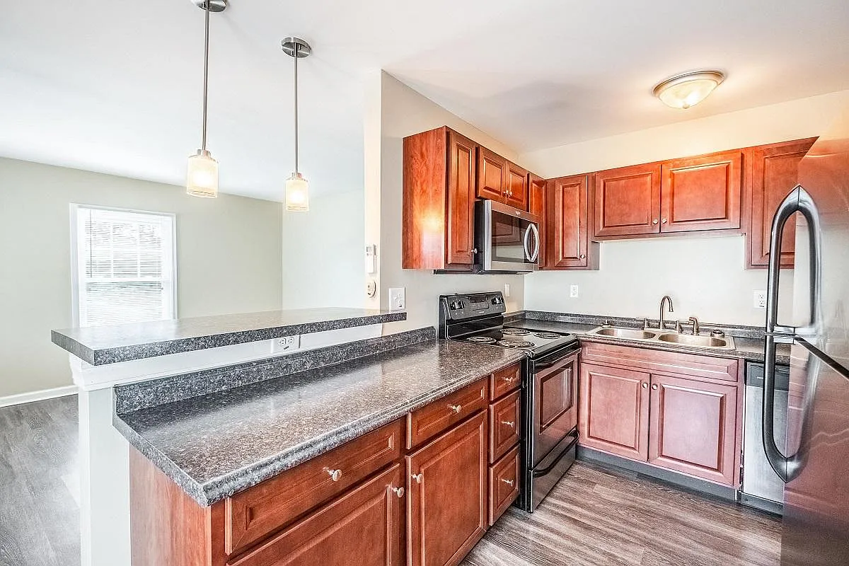 Forest View Apartments — Photo 1