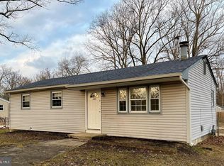 110 W Colton Ln, Williamstown, NJ 08094