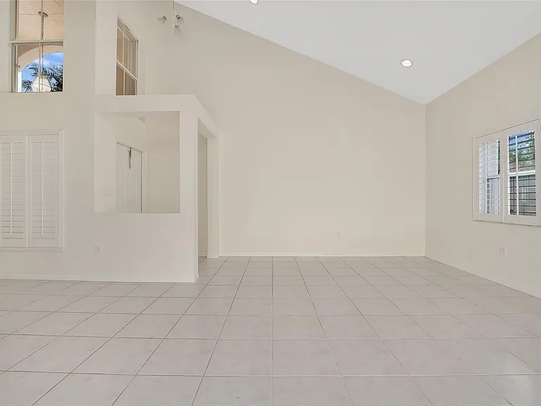 1840 Sweetbay Way — Photo 10
