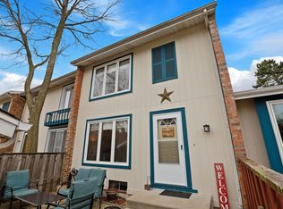 287 Colony Green Dr, Bloomingdale, IL 60108