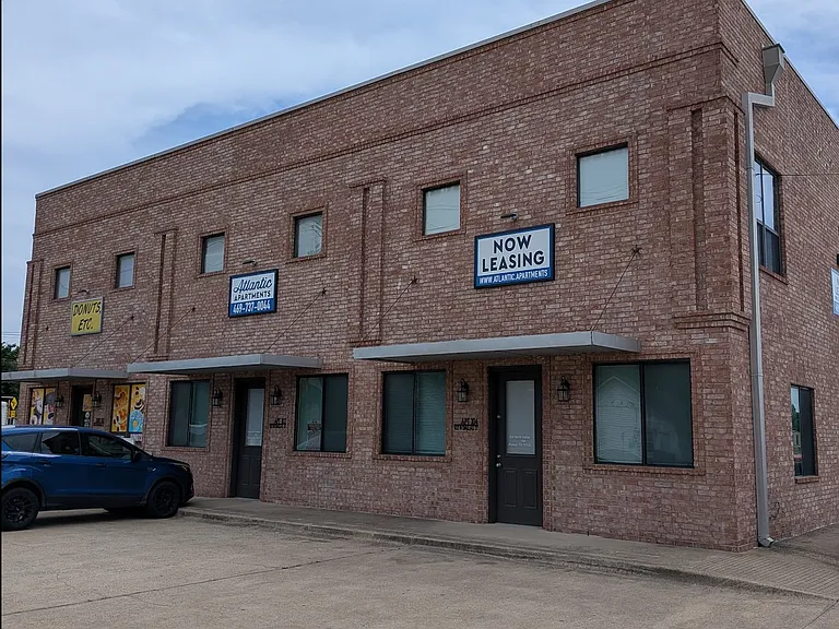 102 N Dallas St #200 — Photo 2
