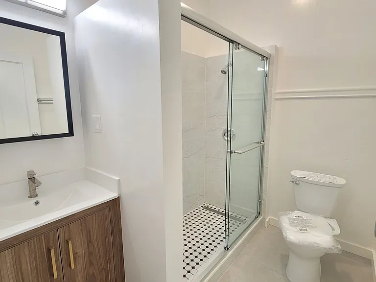 1858 Stockton St #1858 — Photo 6