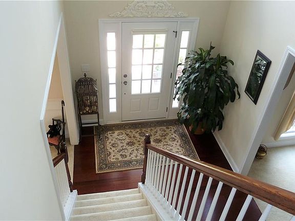 4th image of 4806 Marquis St