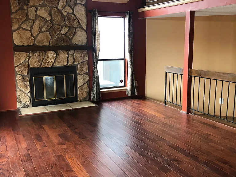 209 Westgate Dr — Photo 1