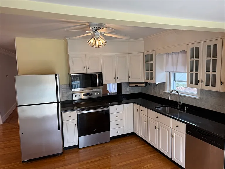 500 Lowell St — Photo 5