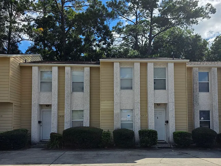 ZSBarnes Rd Townhomes — Photo 1