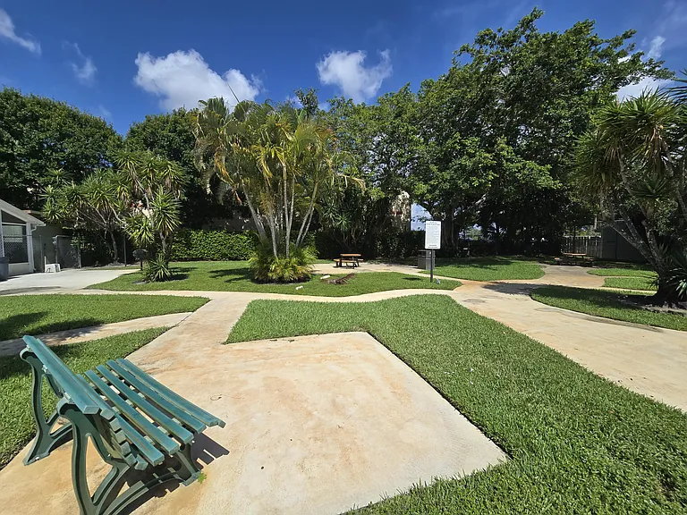 1530 Royal Forest Ct — Photo 51