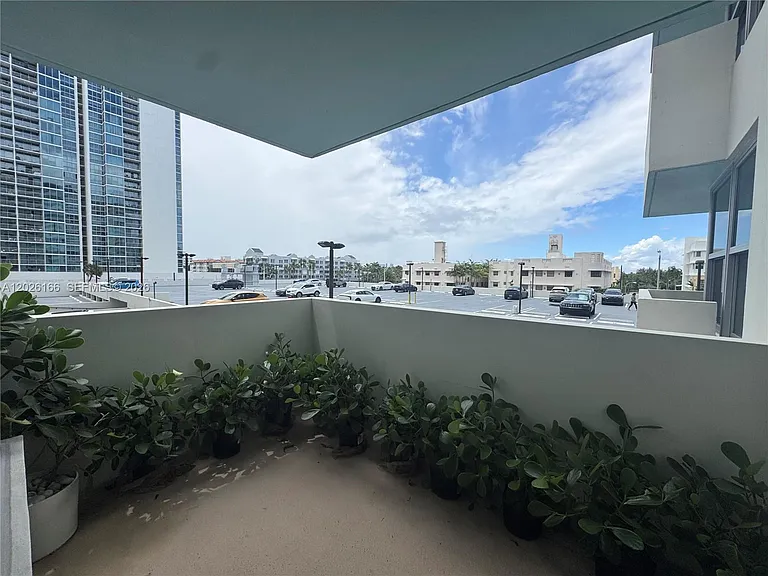 2899 Collins Ave #424 — Photo 13