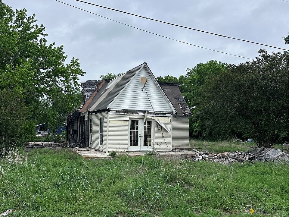 1st image of 402 E Locust St