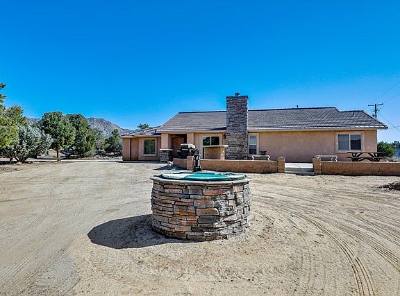 3rd image of 61310 Lucerne Dr