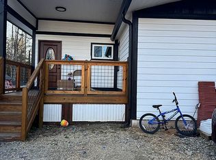 153 Rocky Top Rd, Zirconia, NC 28790