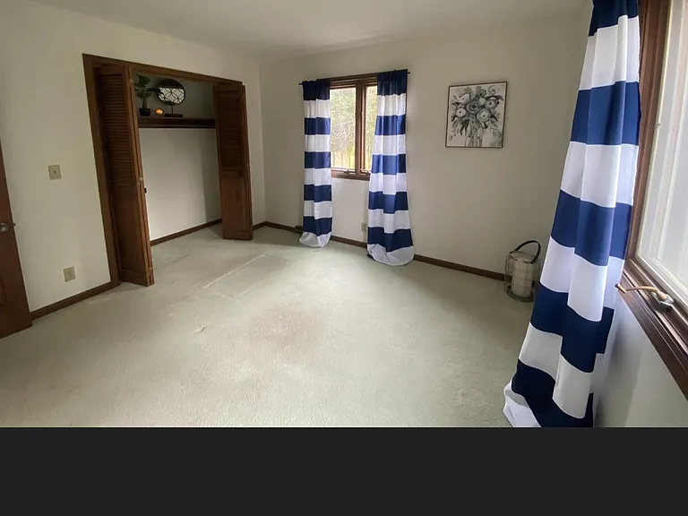 S Hillsdale Dr — Photo 2