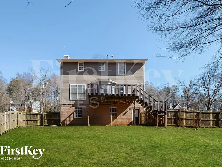 1049 Independence Ct — Photo 15