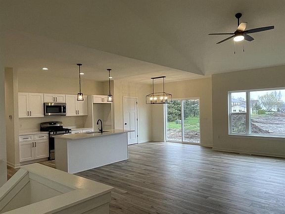 3rd image of 1756 East Kyle Circle