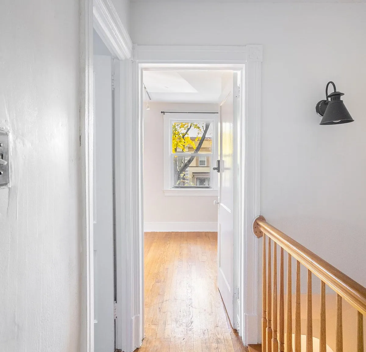 1443 Parkwood Pl NW — Photo 3