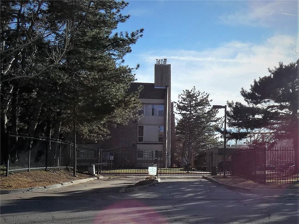 1st image of 600 NW 4th St APT 110N