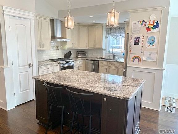 4th image of 12 Butterfield Dr