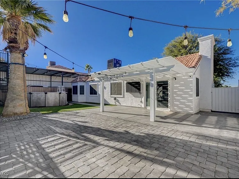 2268 Welsey Manor Dr — Photo 20
