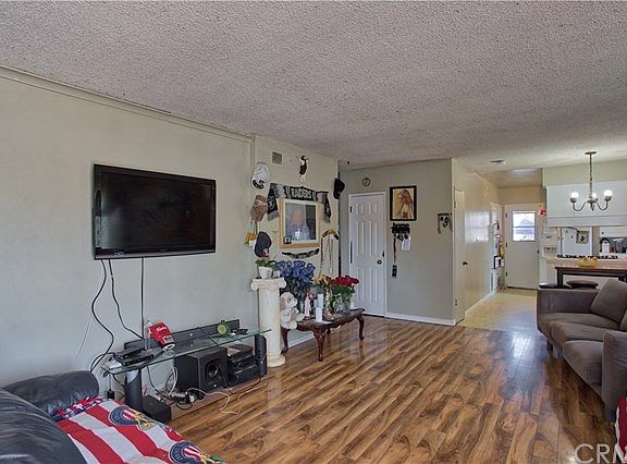 3rd image of 682 Joann St