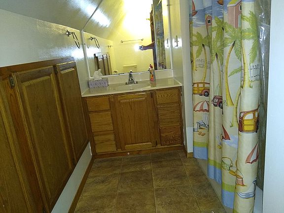 2nd image of 601 W Peterson Dr