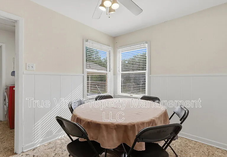 2423 W Gramercy Pl — Photo 16