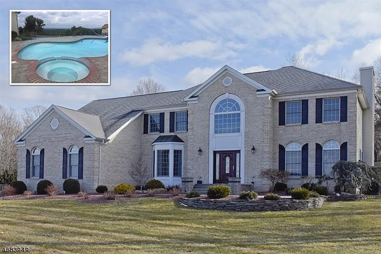 1st image of 69 Westgate Dr