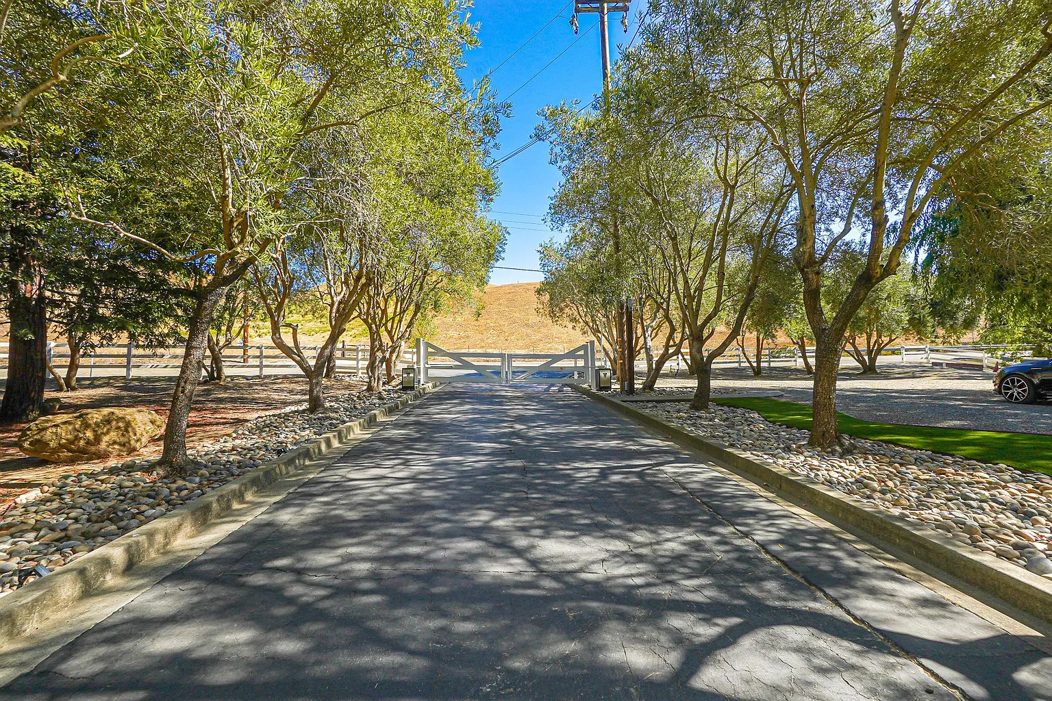 26487 Palomares Rd photo 1