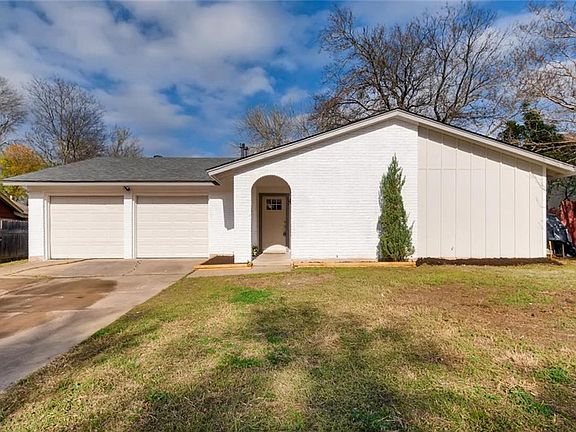 2nd image of 2612 McGregor Dr