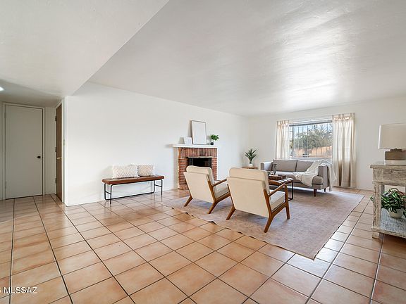 5th image of 420 S Country Club Rd