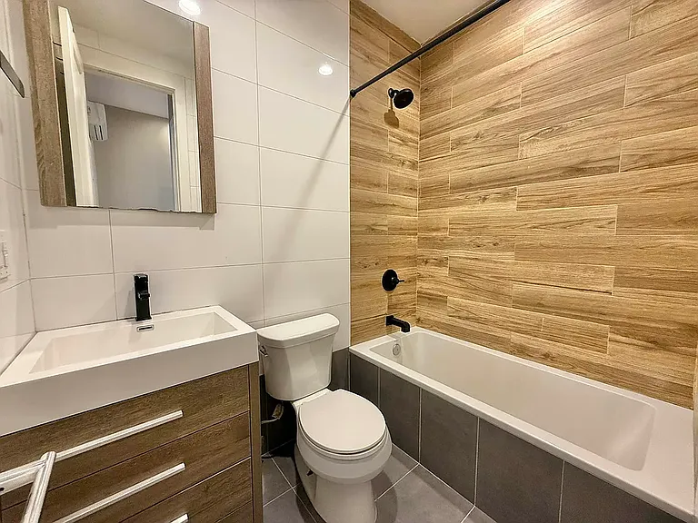 344 McGuinness Blvd #2R — Photo 13