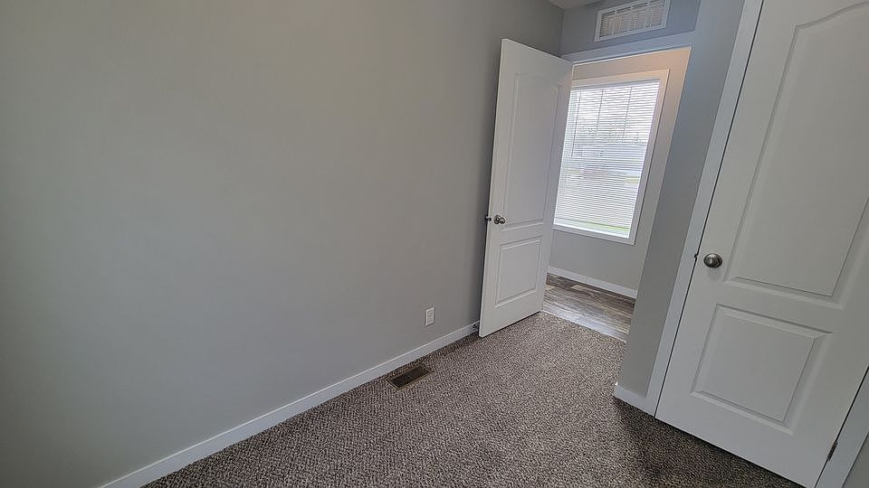 2nd image of 108 Applewood Ln