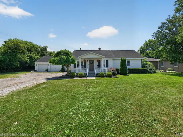 43 Hartley St, Lapeer, MI 48446