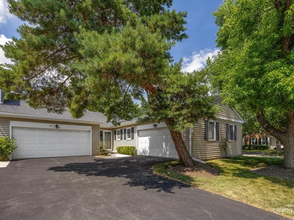 47 The Court Of Greenway #47, Northbrook, IL 60062