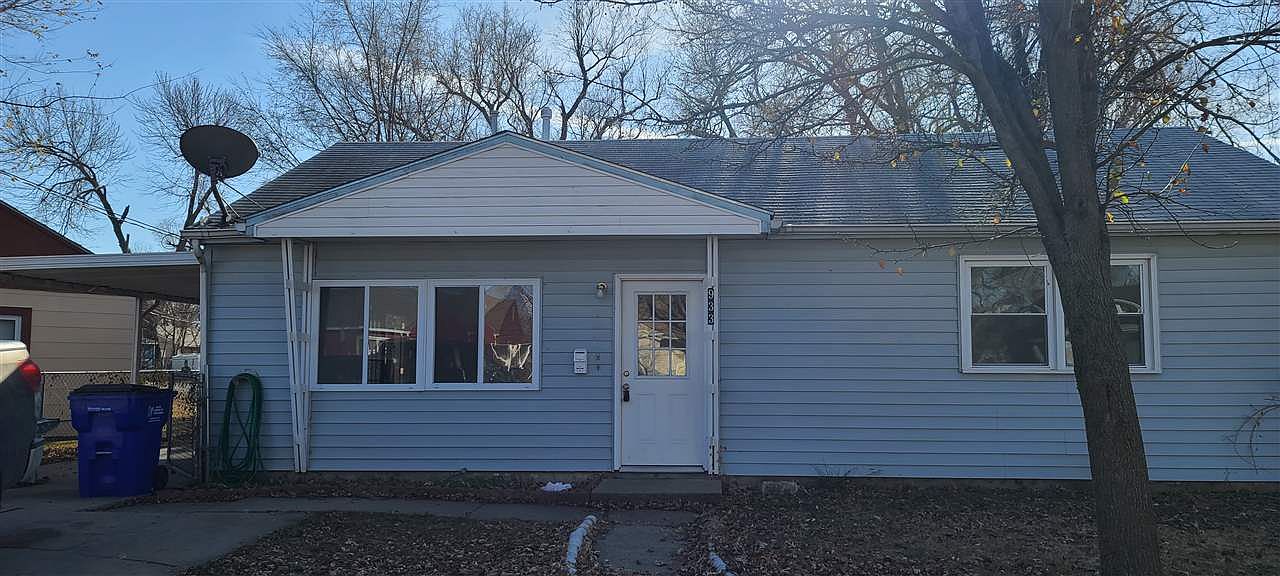 933 W 9th St Junction City KS 66441 Zillow