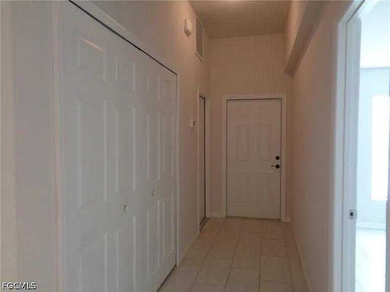 3816 SW 15th Pl — Photo 4