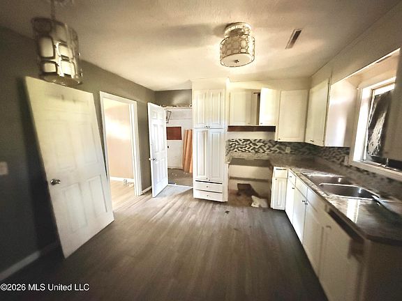 4th image of 2813 Marydale Dr