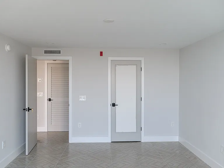 1 Key Capri #405W — Photo 24