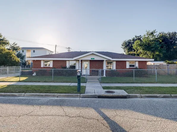 135 Pine Grove Ave, Biloxi, MS 39531