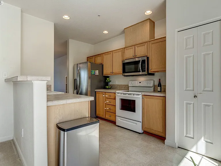 1877 NE 102nd Ave — Photo 11