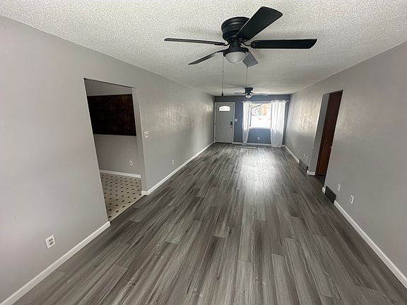 4th image of 807 2nd Ave NE