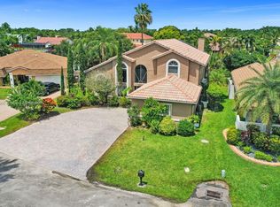 9940 SW 4th St, Plantation, FL 33324